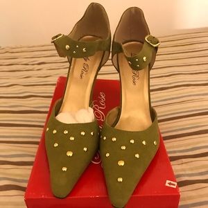 Lady rose gold studded olive green heels Brand new